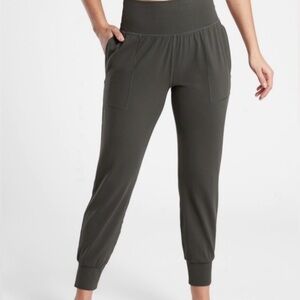 Athleta Salutation Jogger In Powervita In Dark Grey Size S